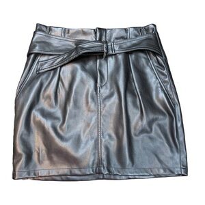 🥑5/$25 Bar III Black Faux Leather Mini Skirt sz 4